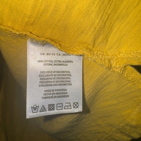 EUC Anthropologie Little Yellow Button Crochet 3/4 Sleeve Tee Shirt Size Small - Picture 3 of 5